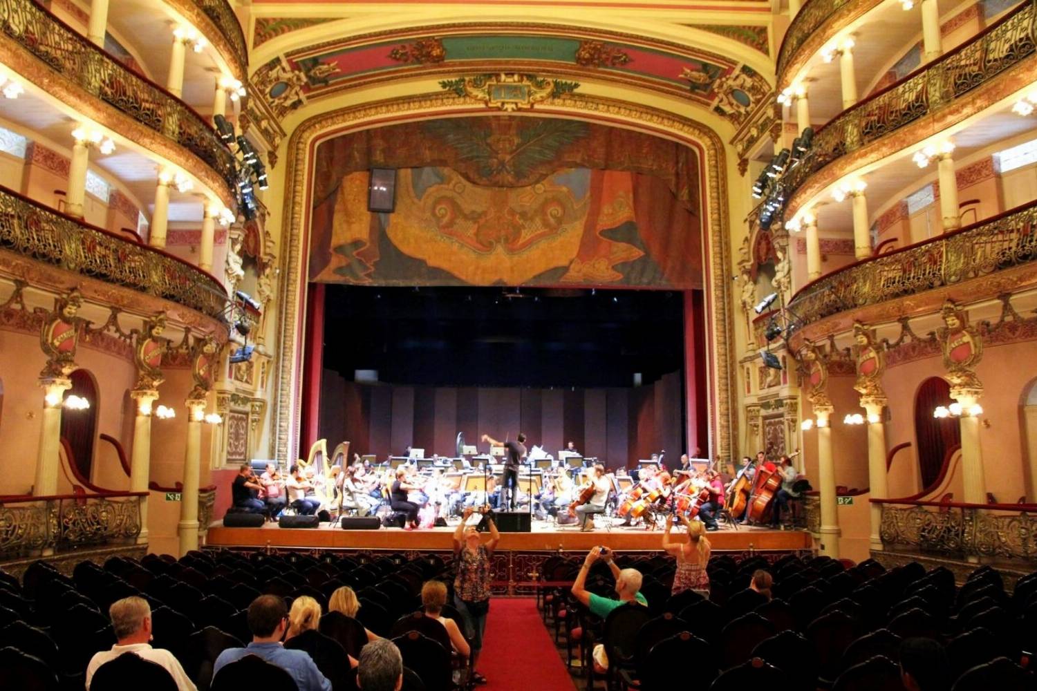 Operos teatras, Brazilija