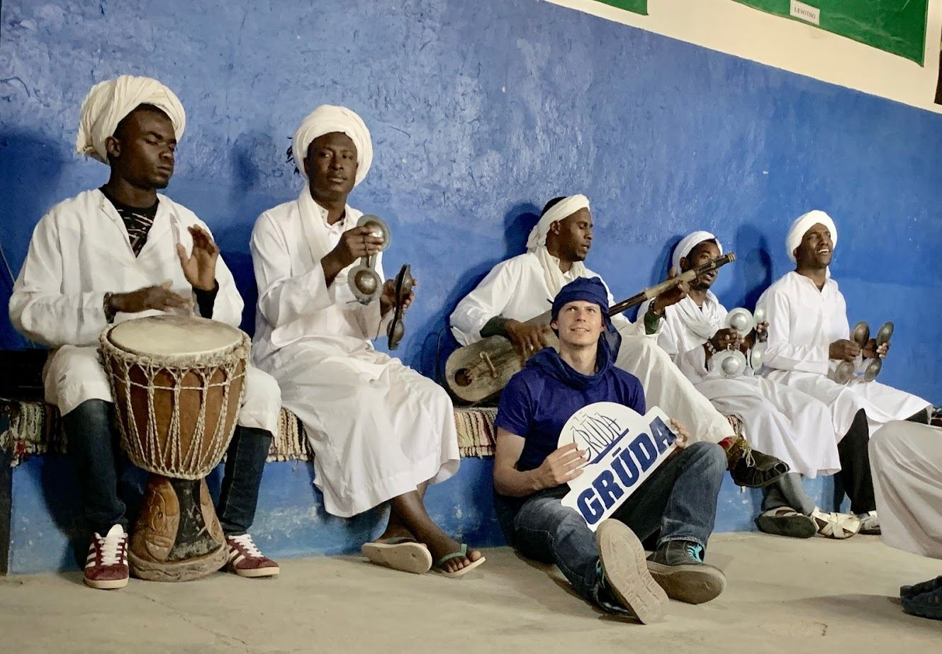 Muzikos atlikėjai iš Khamliya kaimo