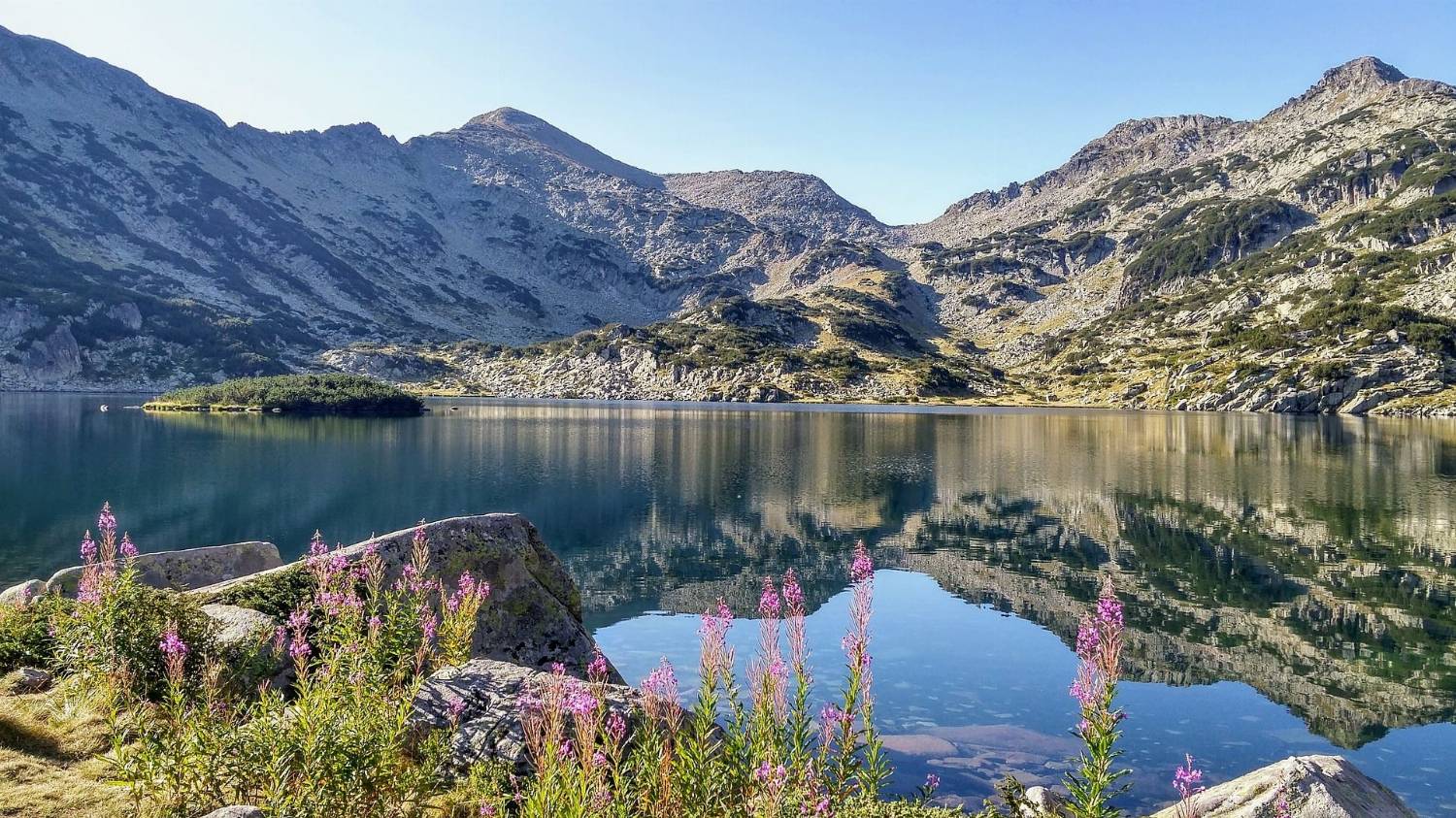 Ežeras Bulgarijos kalnuose