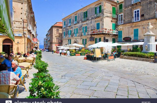 KALABRIJA. Buon Giorno Italija! Atraskite dar netyrinėtą Pietų Italijos perlą, kurį įsimylėsite iš pirmo žvilgsnio. Stebėkite paveikslo vertą spalvingą saulėlydį, mėgaukitės nuostabia gamta. Skrydis, 7n. 4* viešbutyje COLOMBA D'ORO su pusryčiais!