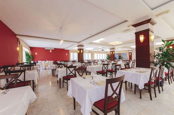 Kokybiškos atostogos JUODKALNIJOJE. Skrydis, 7n. puikiame viešbutyje MONTENEGRO BEACH RESORT 4 * su „pusryčiais“ – 699 €!