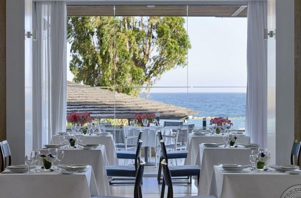 Įsimintinos atostogos saulėtame Kipre, 5* viešbutyje THE ROYAL APPOLONIA 