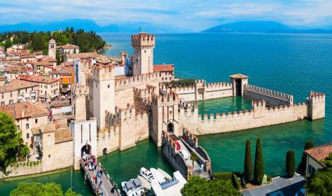 Italija. Sirmionė ir Skaligjerų pilis.