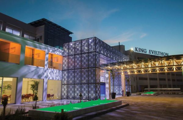 Kvapą gniaužiančios atostogos Kipre 5*  viešbutyje King Evelthon Beach & Resort