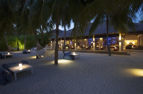 Prabangus poilsis Maldyvuose! Skrydis, pervežimas ir 7 n. viešbutyje VELASSARU MALDIVES 5* su pusryčiais ir vakarienėmis