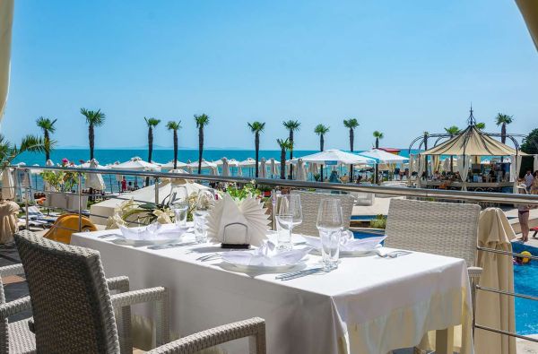 Planuokite įspūdingas vasaros atostogas Bulgarijoje 5* viešbutyje ZORNITZA SANDS su skrydžiu ir maitinimu "pusryčiai, pietūs, vakarienė"