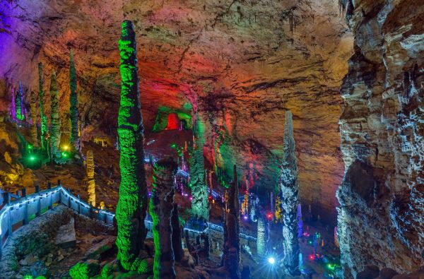 Laukiniai Vakarai Kinijoje Šilko keliu palei Didžiąją kinų sieną, budistinius grotus ir gamtos fantazijas su Avataro kalnais16d.