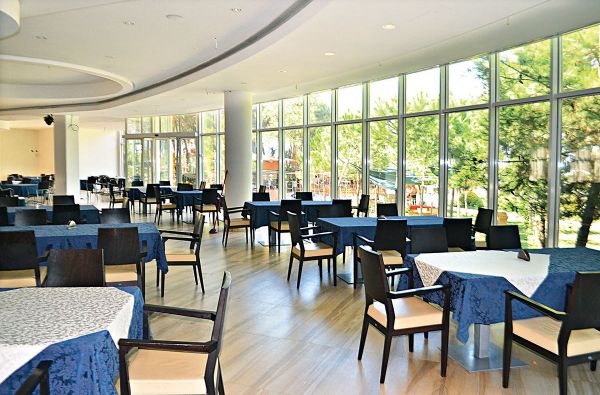 Poilsis prie jūros ALBANIJOJE. Skrydis, 7n. puikiame viešbutyje DOLCE VITA 4* su „viskas įskaičiuota“ – 699 €!