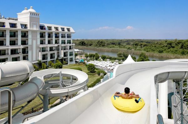 BELEKAS. Aktyvios vasaros atostogos Turkijoje su teniso rakete! TITANIC DELUXE GOLF BELEK 5* viešbutis – tobulas pasirinkimas aktyvaus poilsio mėgėjams! Skrydis, 7 nakvynės VIP klasės 5* viešbutyje su „ultra viskas įskaičiuota“ maitinimu