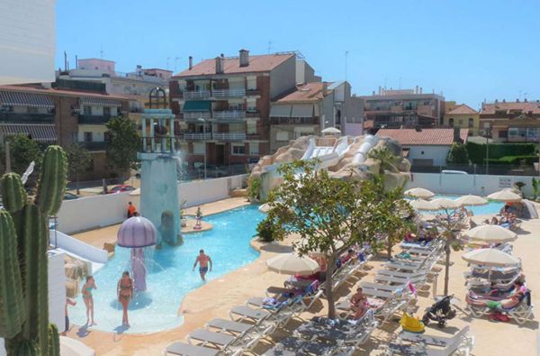 Pineda De Maras. Šeimoms čia labai patinka, išbandykite ir Jūs! Tai gražuolė Ispanija! Skrydis, 7n. viešbutyje PINEDA SPLASH 4*, su pusryčiais - nuo 585 €!