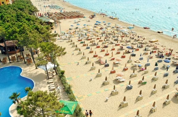 Poilsis prie jūros ALBANIJOJE. Skrydis, 7n. puikiame viešbutyje DOLCE VITA 4* su „viskas įskaičiuota“ – 699 €!