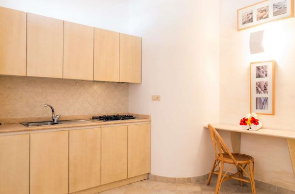 KALABRIJA.Ciao Bella! Atraskite kitokią Italiją. Piečiausioje dalyje - įspūdingos uolos, žydri ir ypatingai švarūs paplūdimiai. Skrydis, 7n. 4* viešbutyje VILLAGGIO CALA DI VOLPE su pusryčiais ir vakarienėmis!