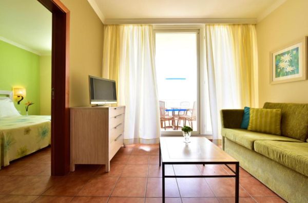 ALBUFEIRA - Armasaun de Pera. Ideali vieta Jūsų rudens atostogoms ALGARVĖJE. Skrydis, 7n. viešbutyje PESTANA VIKING 4*, su pusryčiais - nuo 615 €!
