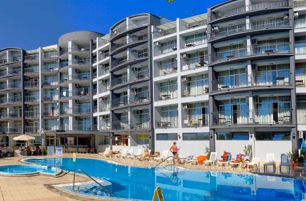 Planuokite įspūdingas vasaros atostogos Bulgarijoje 4* viešbutyje LUNA su skrydžiu ir maitinimu, „pusryčiai ir vakarienė plius“
