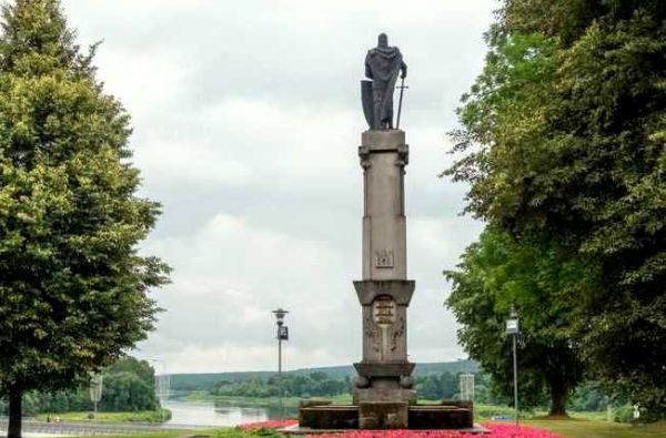 Paminklas LDK Kęstučiui