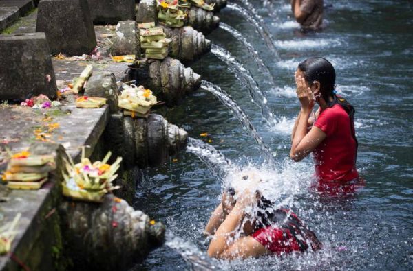 Modernusis Singapūras ir dvasingasis Balis su poilsiu kurorte prie Indijos vandenyno 14d.