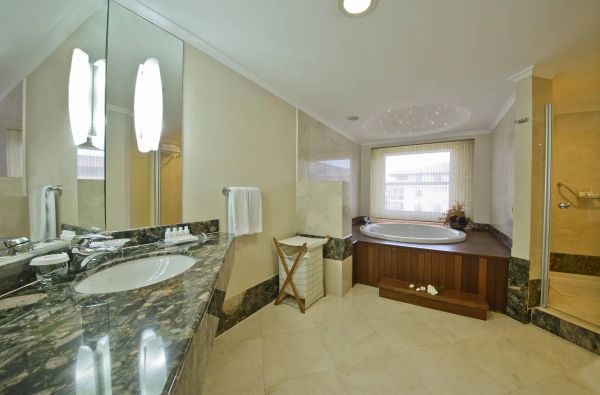 KEMERAS. Sužvejokite vasaros atostogas jau dabar! Poilsiaukite stilingame BARUT KEMER COLLECTION 5* viešbutyje Turkijoje ir mėgaukitės pasaulinio lygio aptarnavimu! Skrydis, 7 nakvynės 5* viešbutyje su „ultra viskas įskaičiuota“ maitinimu