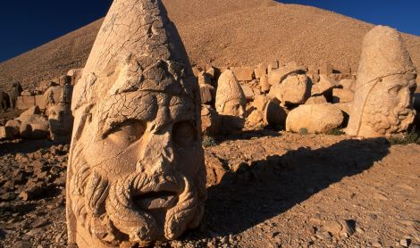 Turkija. Nemruto kalnas.