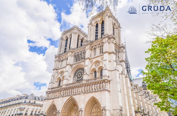 GRŪDA. kitokio Paryžiaus beieškant