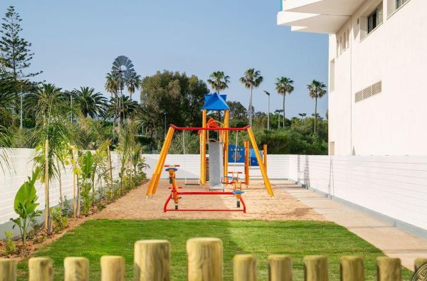 Nepamirštamos atostogos Kipre 5* viešbutyje NISSIBLU BEACH RESORT !