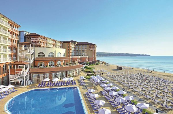 Smagių akimirkų kupinos atostogos Bulgarijoje 4* viešbutyje SOL LUNA BAY RESORT su skrydžiu ir maitinimu „viskas įskaičiuota“