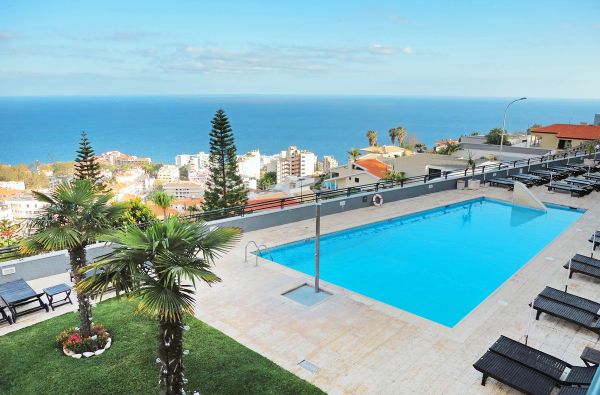 Funšalis. Jaukiam, romantiškam poilsiui MADEIROJE. Skrydis, 7n. viešbutyje MADEIRA PANORAMICO 4* su pusryčiais ir vakarienėmis - nuo 689 €!