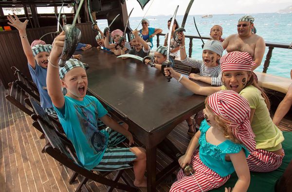 KEMERAS. Svajonės pildosi! Aktyvios šeimos atostogos! Savaitė poilsio kokybiškame PIRATES BEACH CLUB 5* viešbutyje Turkijoje – nuotykiai įsimins ilgam! Skrydis, 7 nakvynės 5* viešbutyje su „ultra viskas įskaičiuota“ maitinimu