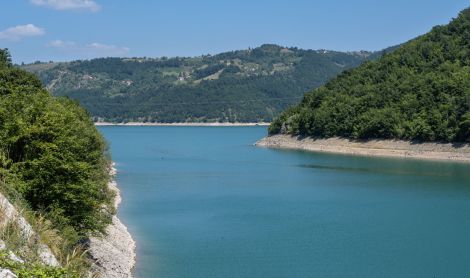 Serbija. Zlatarsko ežera.