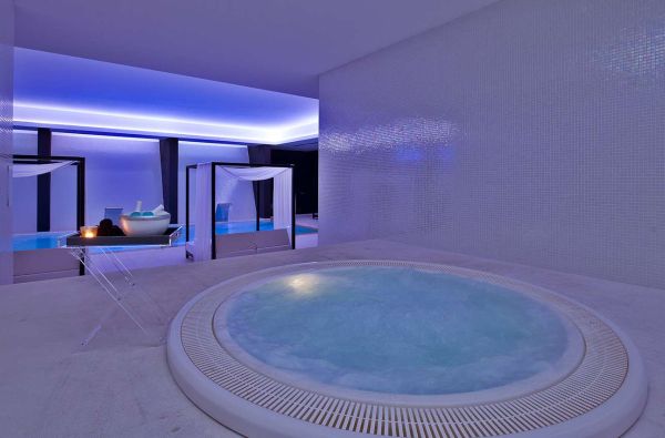 ALBUFEIRA. Išsiilgusiems ramybės, tai puikus pasirinkimas ALGARVĖJE. Skrydis, 7n. viešbutyje VIDAMAR RESORT ALGARVE 5*, su pusryčiais ir vakariene - nuo 839 €!