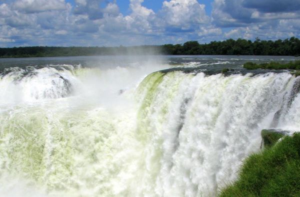 Argentina – ugningojo tango ir ledynų žemė, aplankant gražiausius pasaulyje Igvasu krioklius ir Ugnies žemę 15d.