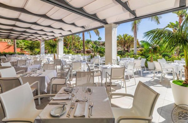 La Kaleta. Romantiškas poilsis nuolatos žaliuojančioje ir saulėtoje TENERIFĖJE. Skrydis, 7n. viešbutyje H10 COSTA ADEJE PALACE 4*, su pusryčiais ir vakariene - nuo 845 €!