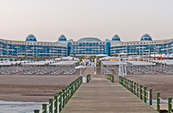 BELEKAS. Pabodo žiūrėti į kompiuterį? Metas padėti darbus į stalčių. Pagalvokite apie saulę, krištolo skaidrumo jūrą ir pakvieskite save tuo pasilepinti. Skrydis, 7 n. 5* SUENO HOTELS DELUXE BELEK viešbutyje su „ultra viskas įskaičiuota“ maitinimu!Tobula!