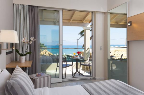 KORFU. Jaukios atostogos. Skrydis, 7n.  ACHARAVI BEACH 4* viešbutyje su pusryčiais ir vakarienėmis.