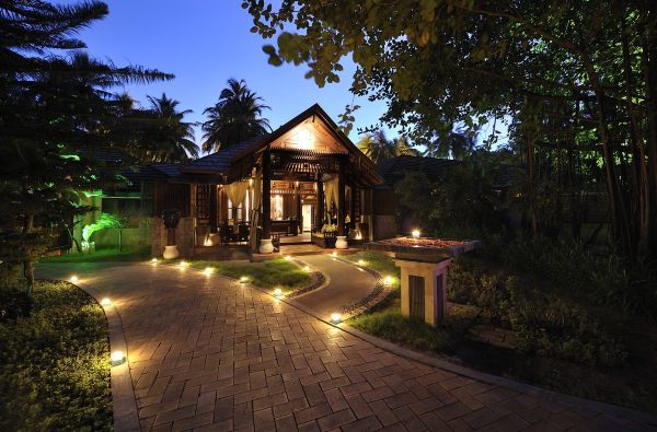 Pasakiškos atostogos Maldyvuose! Skrydis, pervežimas ir 7 n. viešbutyje ROYAL ISLAND RESORT & SPA 4+* su pusryčiais, pietumis ir vakarienėmis