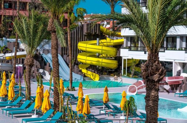 Plaja de las Amerikas. Pabėkite nuo žiemos su šeima į šiltą, saulėtą ir linksmybių kupiną salą - TENERIFĘ. Skrydis, 7n. viešbutyje BITACORA 4*, su pusryčiais ir vakariene - nuo 685 €!