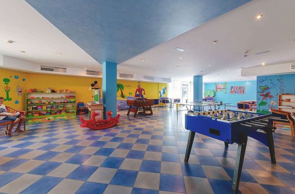 Kokybiškos atostogos JUODKALNIJOJE. Skrydis, 7n. puikiame viešbutyje MONTENEGRO BEACH RESORT 4 * su „pusryčiais“ – 699 €!