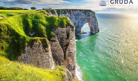 Prancūzija. Eretrato uolos.