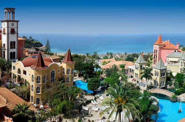 Kosta Adechė. Karališkos atostogos prabangiame viešbutyje TENERIFĖJE Skrydis, 7n. viešbutyje BAHIA DEL DUQUE 5*, su pusryčiais - nuo 1855 €!