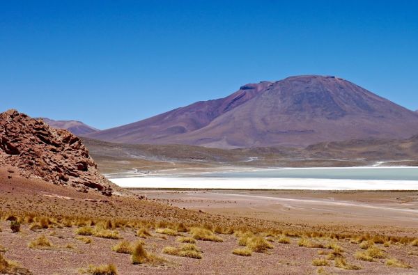 ČILĖ – BOLIVIJA, aplankant Atakamos dykumą, Ujūnio druskos „sniegynus“ ir Patagonijos ledynus. Kelionės pratęsimas Velykų saloje 14d. (18d.)