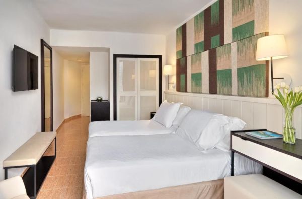 SANTA PONSA. Romantiškas pabėgimas į MALJORKĄ. Skrydis, 7n. viešbutyje H10 CASA DEL MAR 4*, su pusryčiais  - nuo 609€