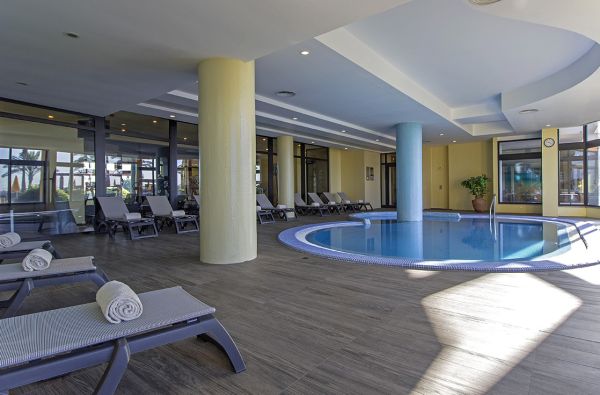 Calheta. Ramiam šeimų poilsiui MADEIROJE. Skrydis, 7n. viešbutyje CALHETA BEACH 4*+ su viskas įskaičiuota maitinimu - nuo 799€!