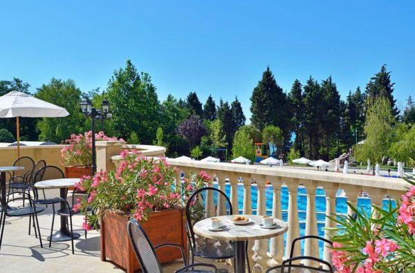 Planuokite įspūdingas vasaros atostogos Bulgarijoje 4* viešbutyje SOL NESSEBAR RESORT su skrydžiu ir maitinimu  „viskas įskaičiuota“