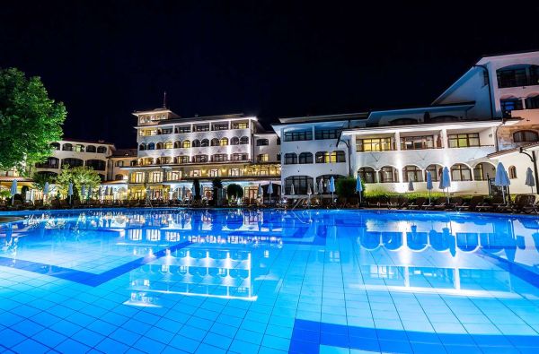 Kvapą gniaužiančios atostogos Bulgarijoje 5* viešbutyje ROYAL PALACE HELENA PARK su skrydžiu ir maitinimu  „viskas įskaičiuota“
