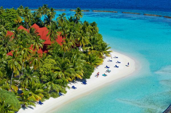 Romantiškos atostogos Maldyvuose! Skrydis, pervežimas ir 7 n. viešbutyje KURUMBA MALDIVES 5* su pusryčiais ir vakarienėmis