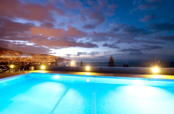 Funšalis. Jaukiam, romantiškam poilsiui MADEIROJE. Skrydis, 7n. viešbutyje MADEIRA PANORAMICO 4* su pusryčiais ir vakarienėmis - nuo 689 €!