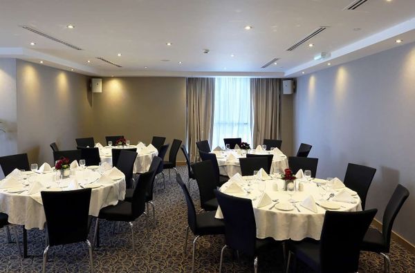 DUBAJUS. Atraskite poilsį Jungtiniuose Arabų Emiratuose. Skrydis, 7 n. TRYP BY WYNDHAM ABU DHABI 4* viešbutyje su pusryčiais tik nuo 839 EUR