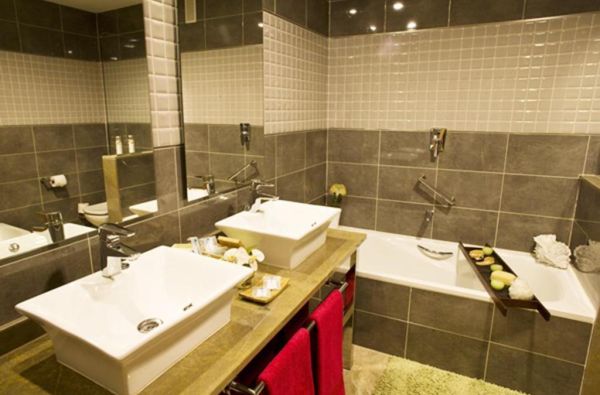 BENALMADENA. Truputis egzotikos išsiilgusiems – Pietų Ispanijoje. Skrydis, 7n. viešbutyje HOLIDAY WORLD POLYNESIA HOTEL 4*, su pusryčiais - nuo 829 €!