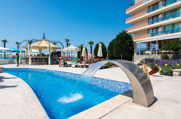 Planuokite įspūdingas vasaros atostogas Bulgarijoje 5* viešbutyje ZORNITZA SANDS su skrydžiu ir maitinimu "pusryčiai, pietūs, vakarienė"