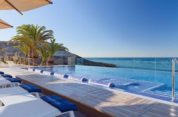 La Kaleta. Romantiškas poilsis nuolatos žaliuojančioje ir saulėtoje TENERIFĖJE. Skrydis, 7n. viešbutyje H10 COSTA ADEJE PALACE 4*, su pusryčiais ir vakariene - nuo 845 €!