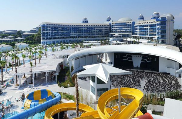 BELEKAS. Pabodo žiūrėti į kompiuterį? Metas padėti darbus į stalčių. Pagalvokite apie saulę, krištolo skaidrumo jūrą ir pakvieskite save tuo pasilepinti. Skrydis, 7 n. 5* SUENO HOTELS DELUXE BELEK viešbutyje su „ultra viskas įskaičiuota“ maitinimu!Tobula!